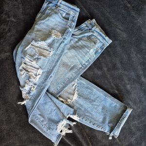 American Eagle Outfitters Light Blue Distressed Boyfriend /Mom Jeans Bundle 8/10